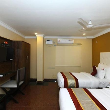Hotel Titanium Tower Chennai Luaran gambar